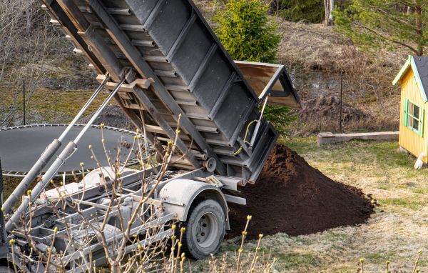 Yard Soil Delivery in Niagara Falls