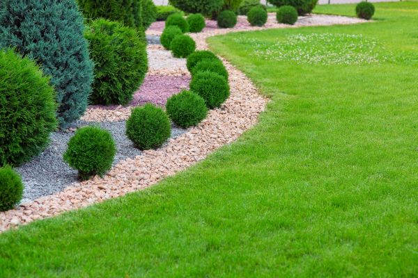 Edging Stones Installation in Niagara Falls