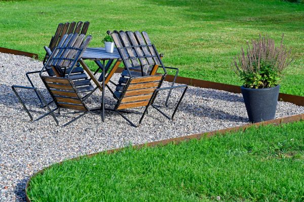 Metal Edging Installation in Niagara Falls