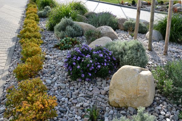 Decorative Rock Installation in Niagara Falls