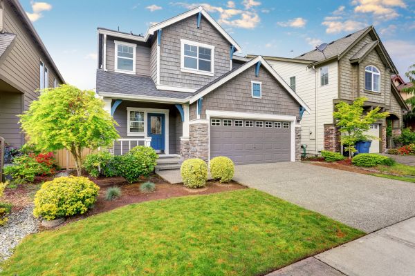 Curb Appeal Landscaping in Niagara Falls