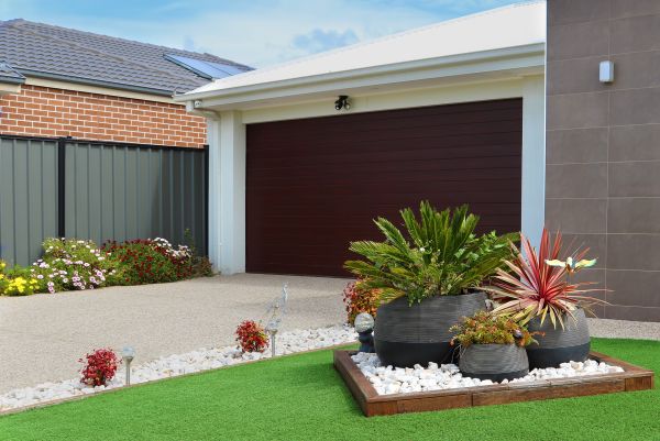 Front Yard Landscaping in Niagara Falls